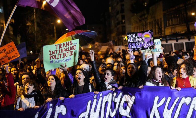 13 Feminist Protests in 2022 Taught Me These 7 Things 13 Feminist Protests in 2022 Taught Me These 7 Things