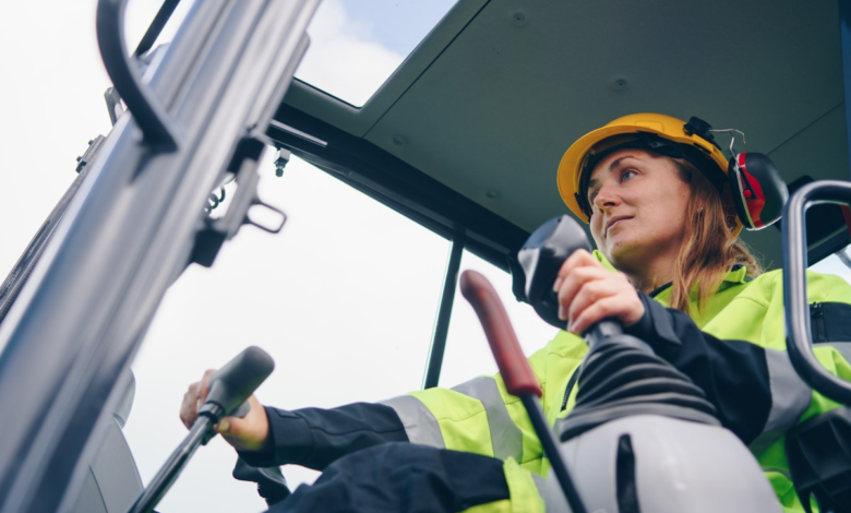 Breaking Barriers: A Woman’s Perspective on the Construction Industry Breaking Barriers: A Woman’s Perspective on the Construction Industry