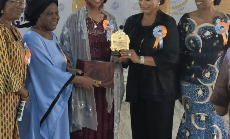 Minister Calls for Unity to Break Barrier